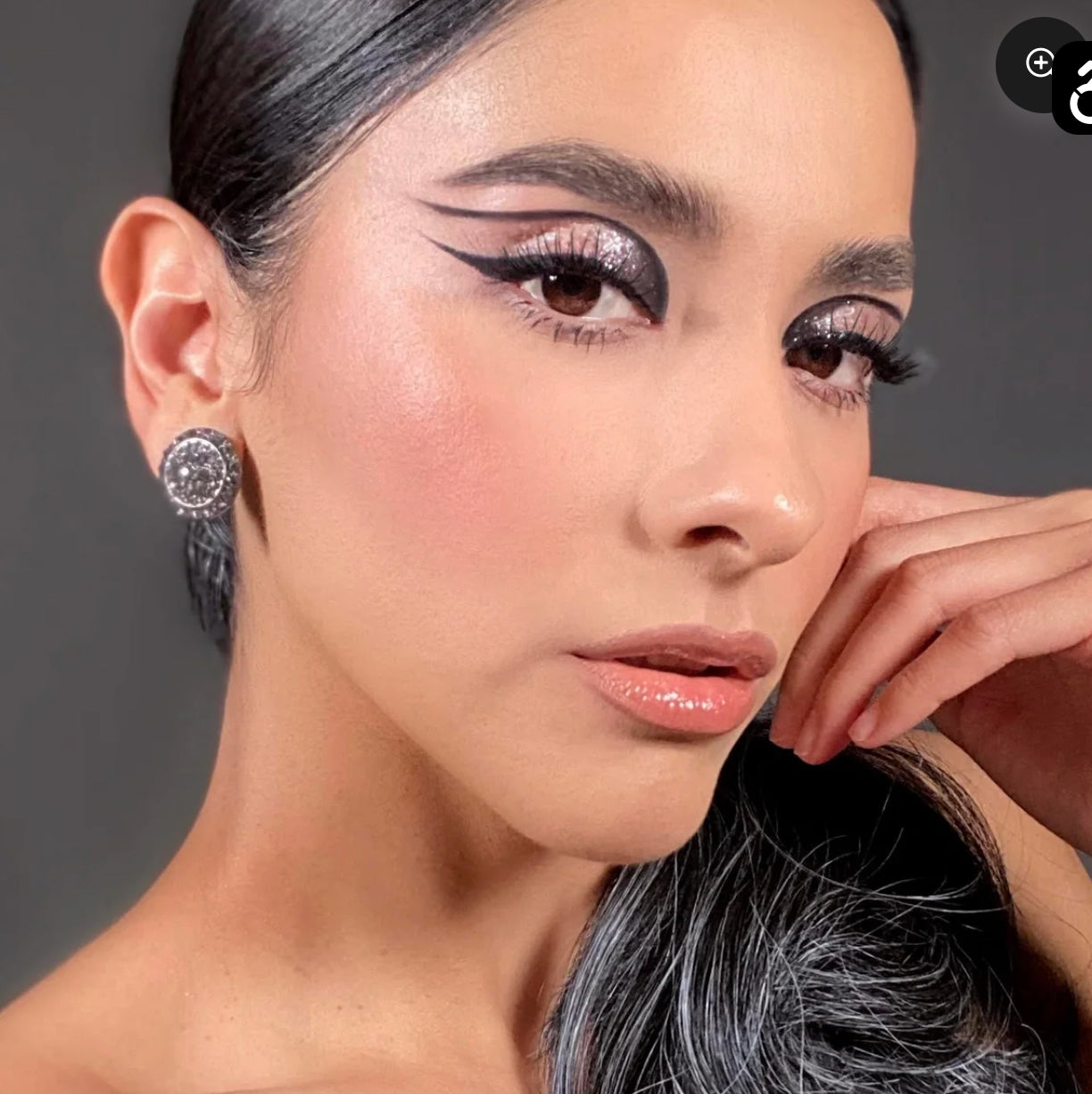 DIAMOND DAZE LIQUID SHADOW